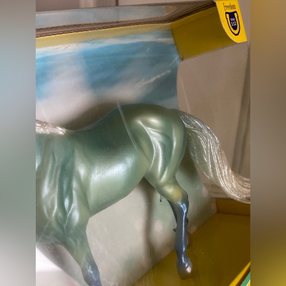 NIB Sealed Breyer Le Mer Aquamarine Blue Opalescent Unicorn of the Sea - Picture 7 of 7